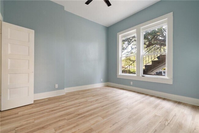 Building Photo - 3210 Hampton Rd