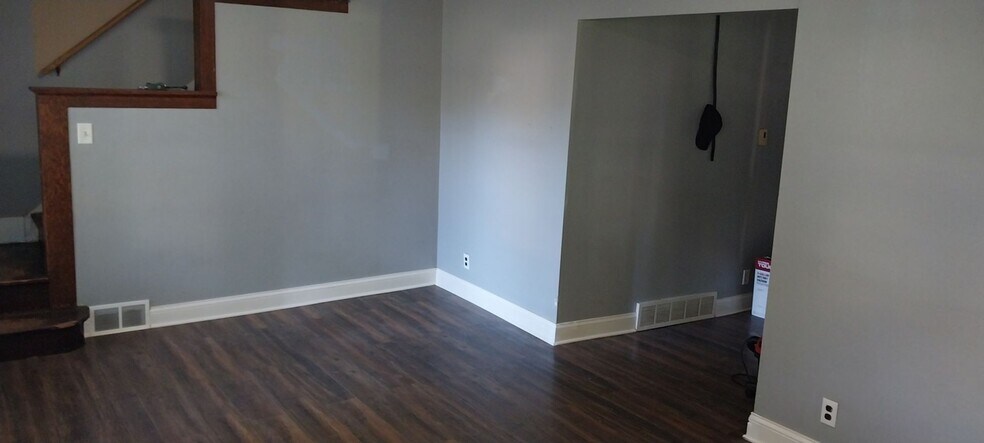 Building Photo - 174 4th Ave