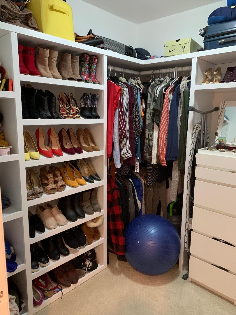 Master walk-in closet - 6860 Hyde Park Dr