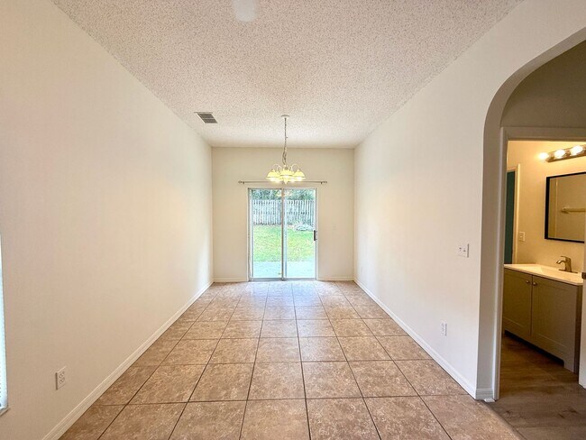 Building Photo - Nice 4/2 Two-Story Home in Seminole County...