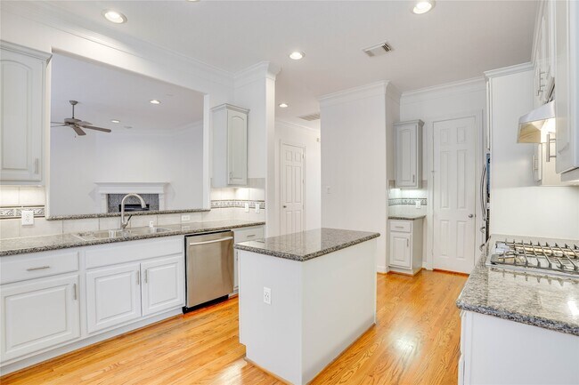 Building Photo - 3015 W Park at Fairdale