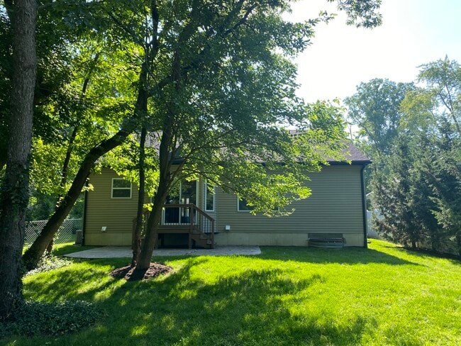 Building Photo - 9915 Wayne Rd