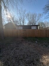 Building Photo - 6033 W 9th St