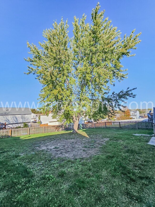 Building Photo - Gorgeous 3 Bedroom / 2 Bathroom Home | Chalco| $700 off Deposit!