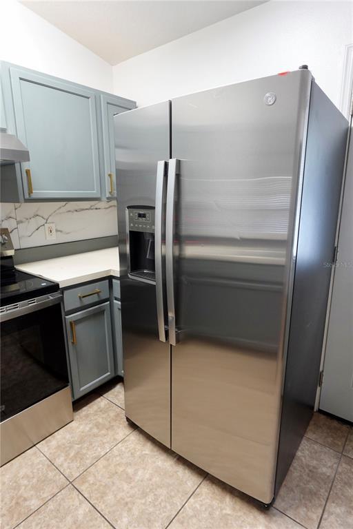 Building Photo - 540 W Comstock Ave