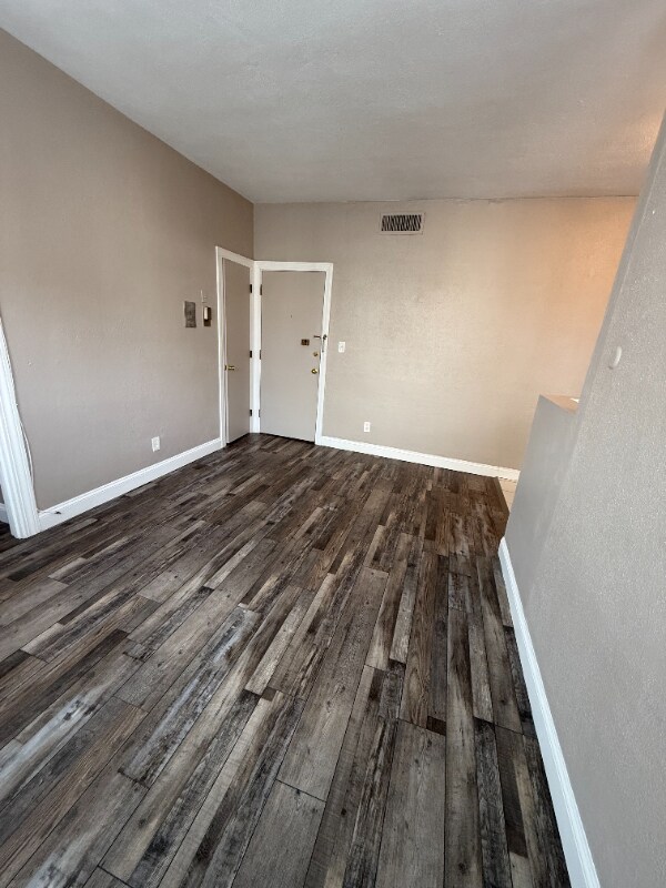 Building Photo - 1862 Beacon St