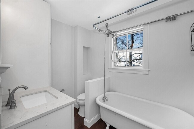 Building Photo - 12 Broadway St