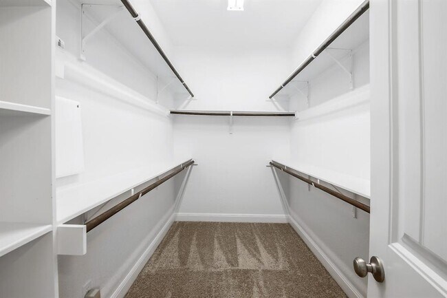 Building Photo - 17916 Crimson Apple Way