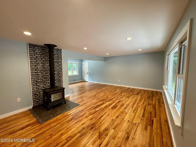 Building Photo - 271 S Stump Tavern Rd