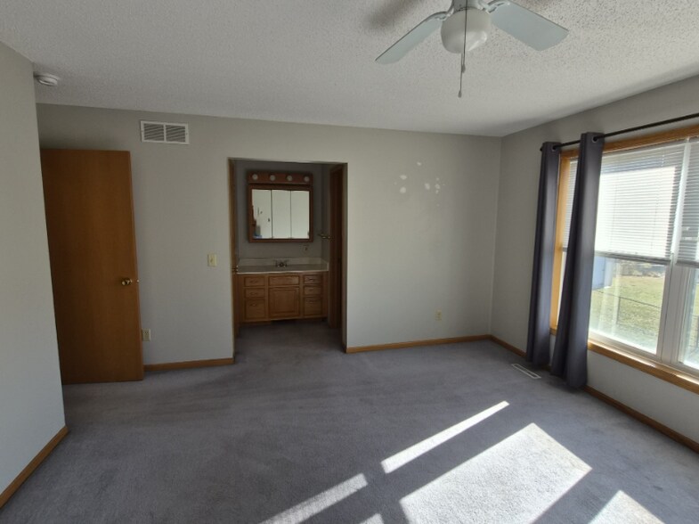 Building Photo - 3119 2nd Ave SW