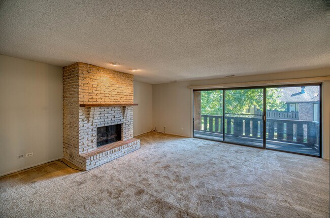 Building Photo - 8235 Poplar Ln