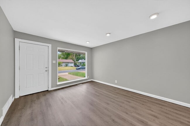 Building Photo - Section 8 Welcome