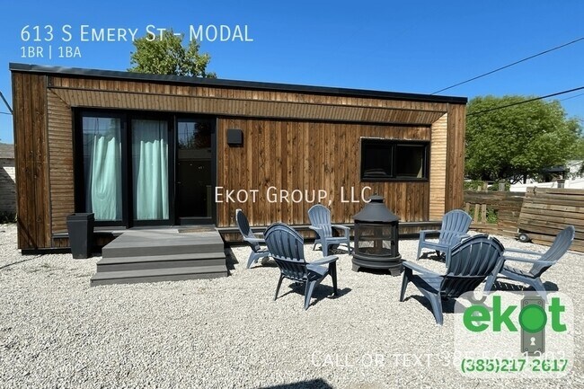 Primary Photo - 613 Emery St W