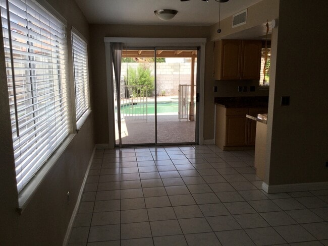 Building Photo - Gorgeous 3Bed/2.5Bath/Pool/Spa, 2-Story Home located in the NW part of the valley