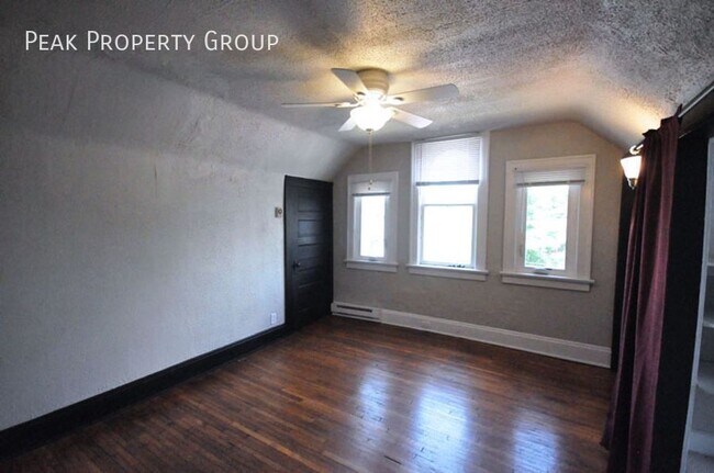 Building Photo - 131 W 8th Ave