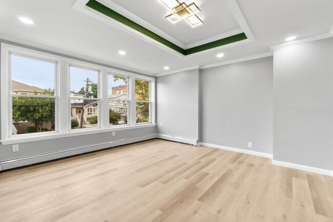 Building Photo - 98 W 32nd St