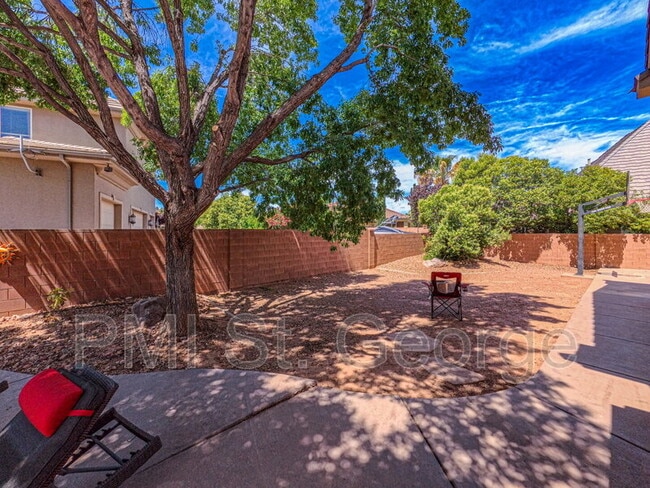 Building Photo - 2478 E Springs Dr
