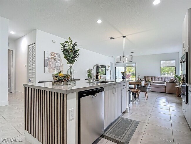 Building Photo - 5285 Marano Dr