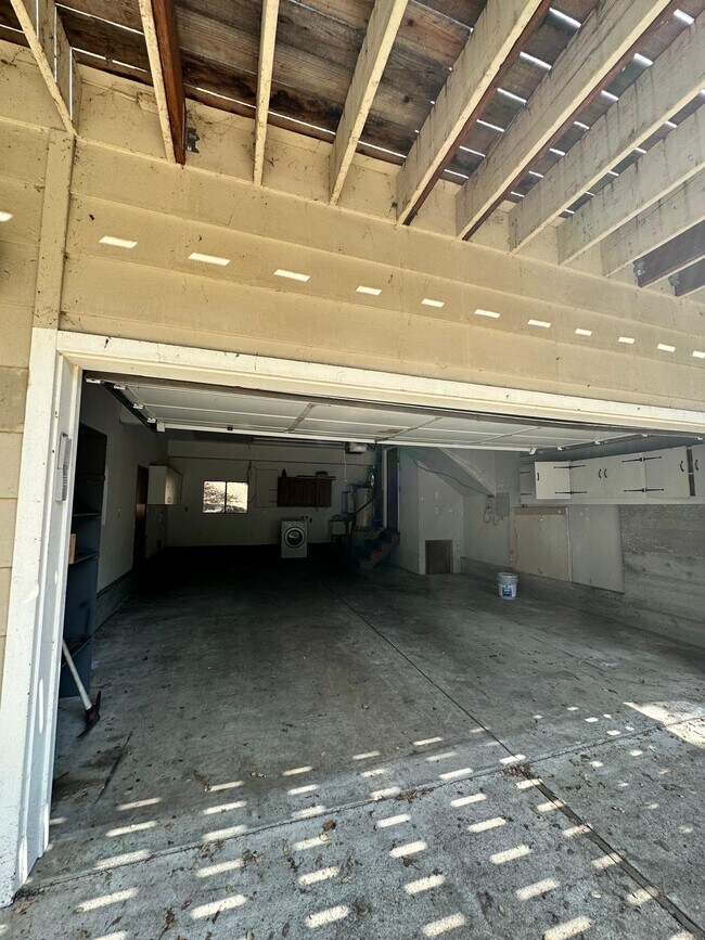 Building Photo - 2431 Rifle Range Dr