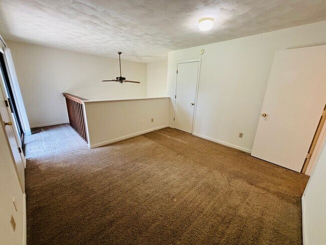 Building Photo - 507 Sunridge Dr