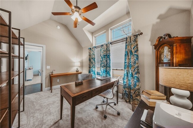 Building Photo - 3301 SW Stonepoint Ave