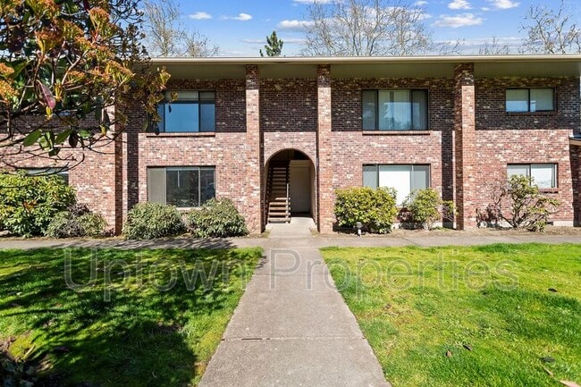 Building Photo - 5660 SW 180th Ave