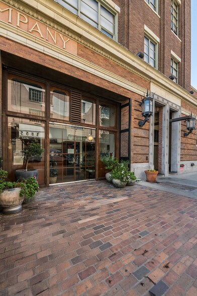 Building Photo - 1850 E Industrial St