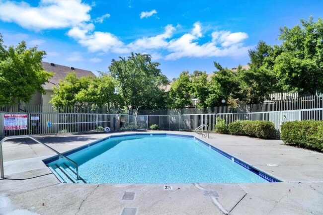 Building Photo - 1088 Summerplace Dr