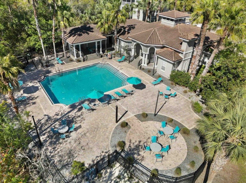 Building Photo - 145 Calle El Jardin