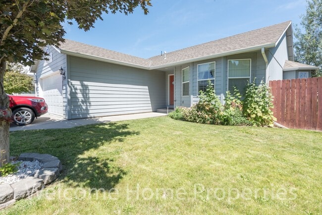 Building Photo - Beautiful 3 Bedroom Home Close to WWU