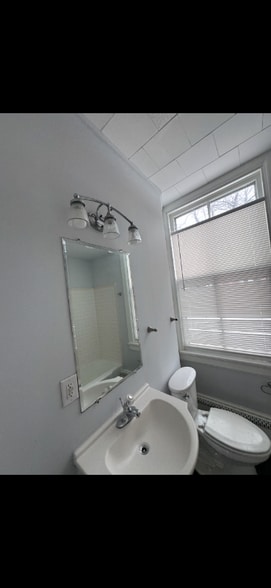 Building Photo - 313 North St