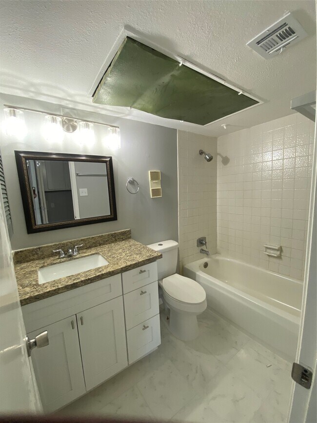 Building Photo - 8431 Hearth Dr