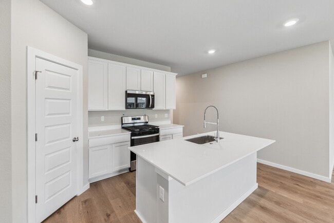 Building Photo - 8517 E Fort Worth St