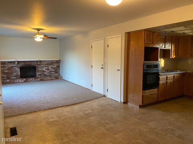 Building Photo - 3 br, 2 bath House - 3532 Mariposa Ct