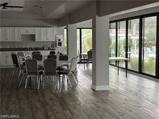 Building Photo - 4180 Looking Glass Ln