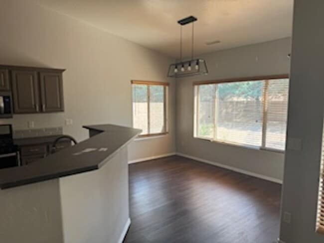 Building Photo - Charming 3 Bedroom 2 Bathroom With Den Hom...