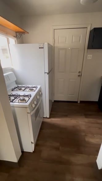 Building Photo - 2310 E Evans Ave