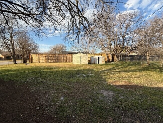 Building Photo - 6101 Melody Ln