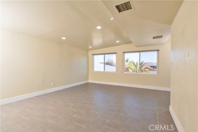 Building Photo - 61495 La Jolla Dr