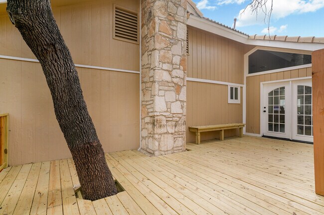 Building Photo - 2731 Stone Edge St