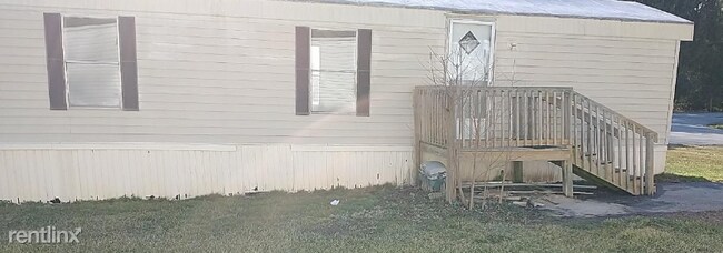 Building Photo - 18 Poplar Acres Dr
