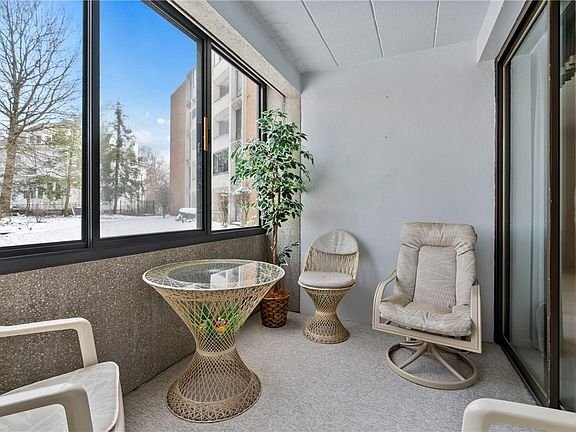 Building Photo - 900 Washington Rd