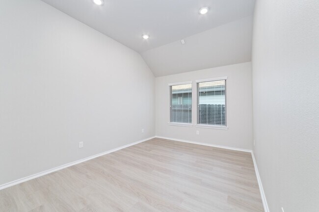 Building Photo - 20231 Moonlight Falls Ct