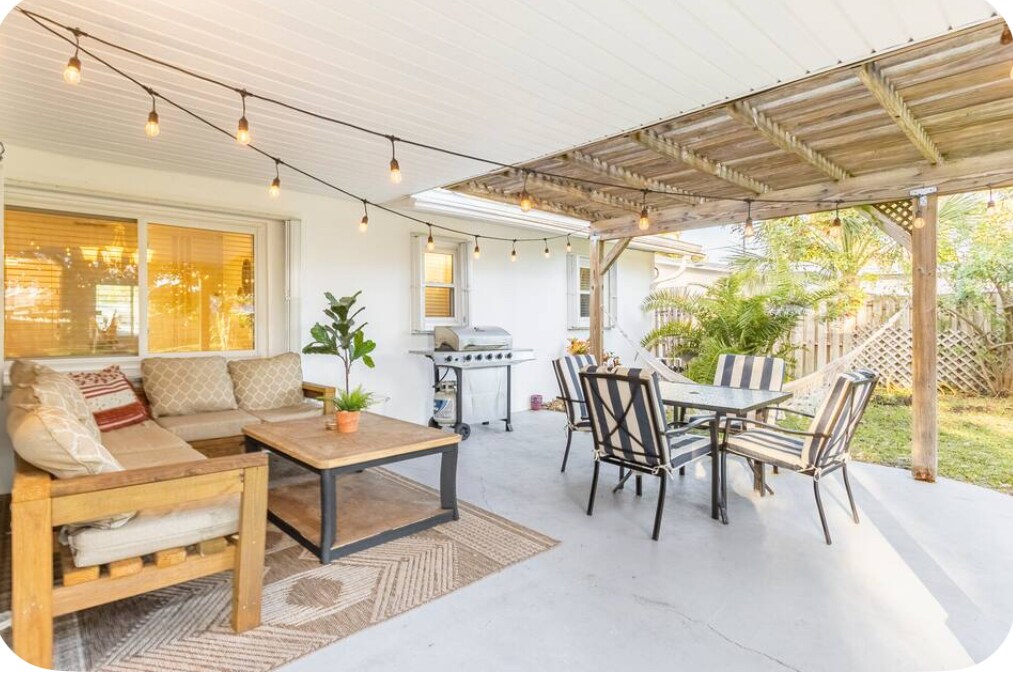 Building Photo - 1447 Caribbean Dr