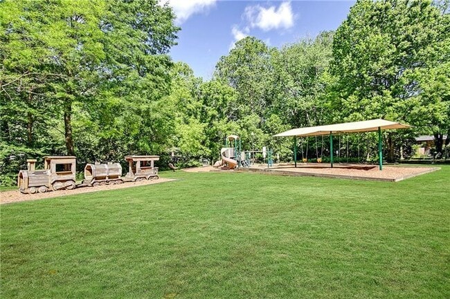 Building Photo - 3981 Longview Dr