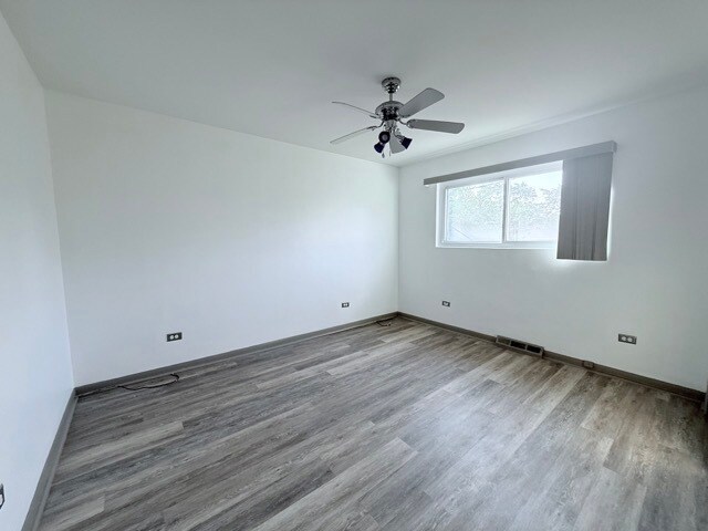 Building Photo - 521 E 91st St