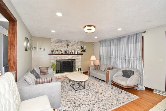 Building Photo - 67 Basil Rd