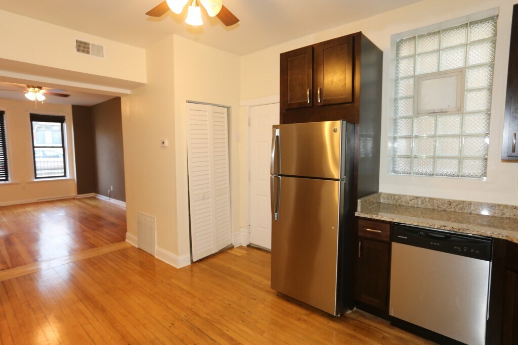 Building Photo - 2031 W Moffat St