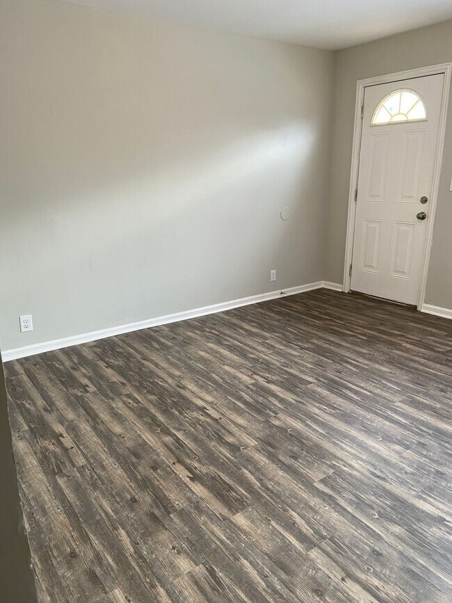 Building Photo - 360-362 E Hinman Avenue