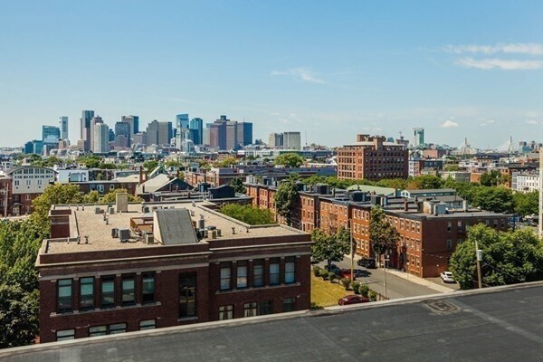 Building Photo - 156 Porter St